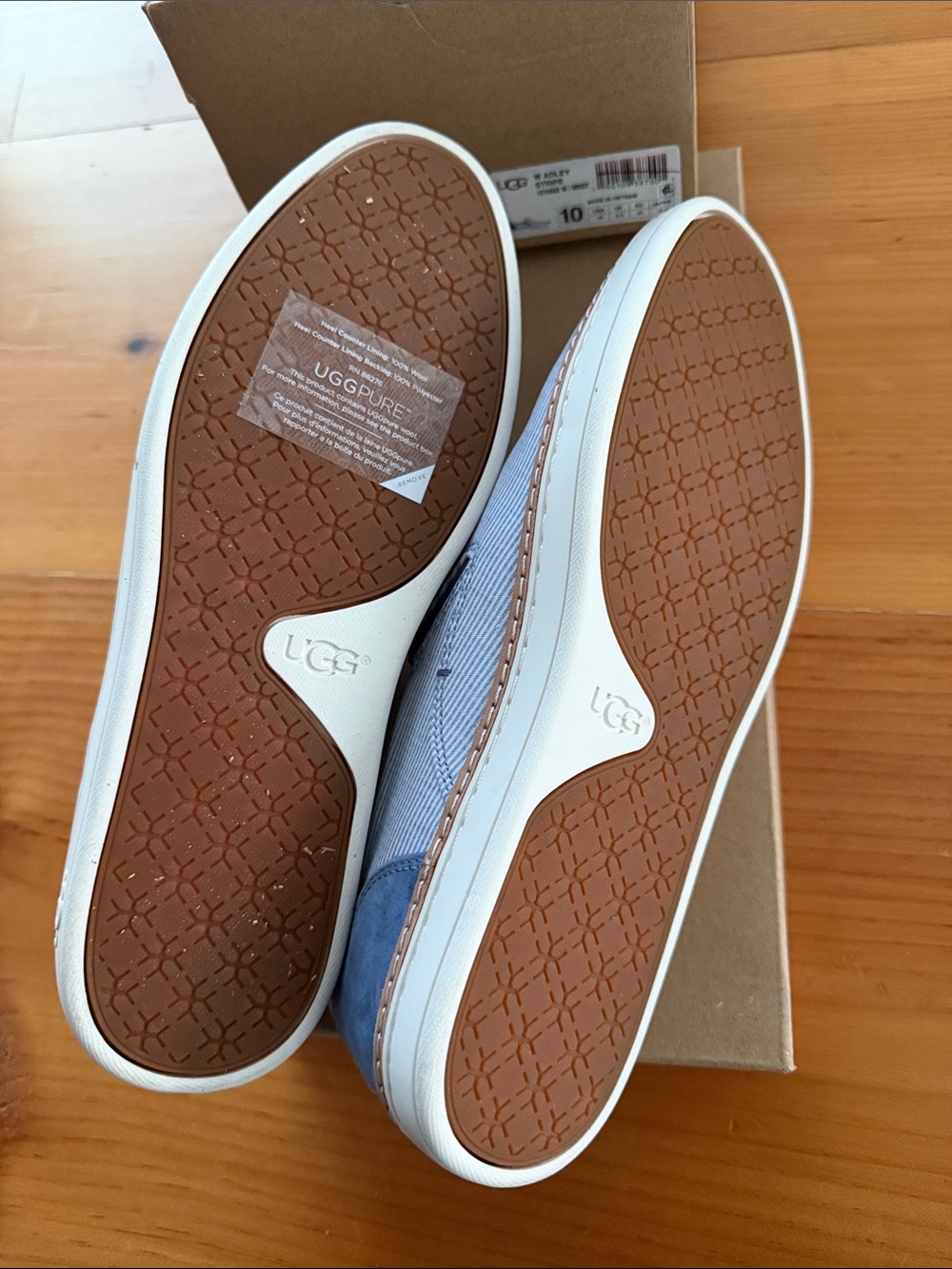 UGG women’s  Light Blue stripe Slip-On Sneakers / Adley size 10 - Picture 3 of 4